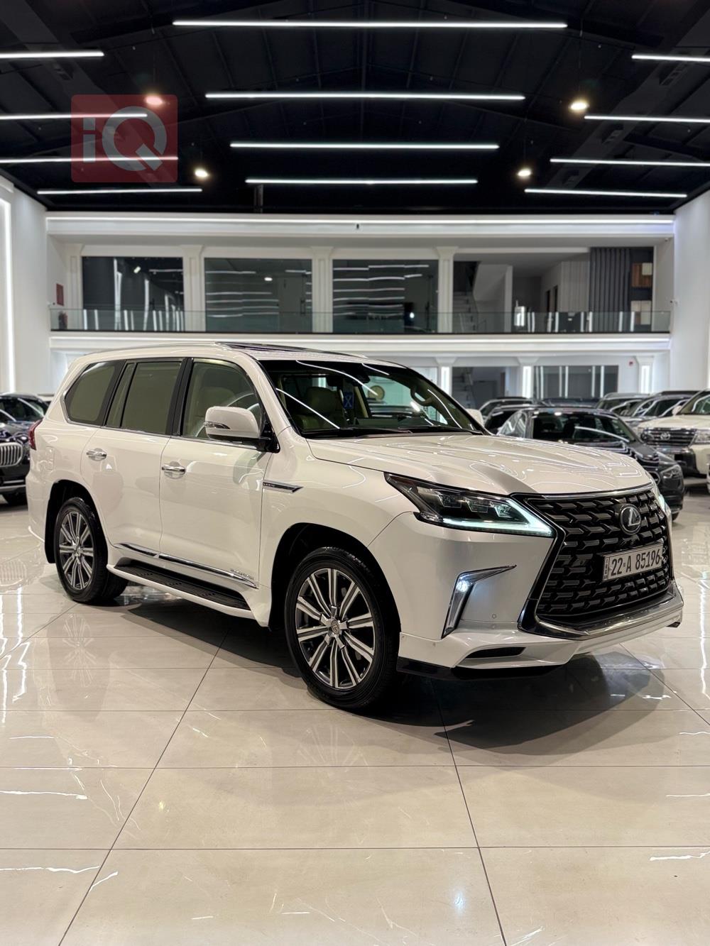 Lexus LX